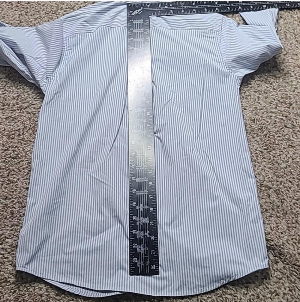 Vineyard Vines Blue and White Classic Casual Shirt - Picture 7 of 8